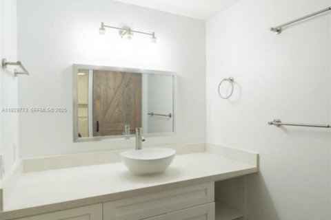 Купить таунхаус в Хайалиа, Флорида 2 спальни, 101.17м2, № 1988801 - фото 23