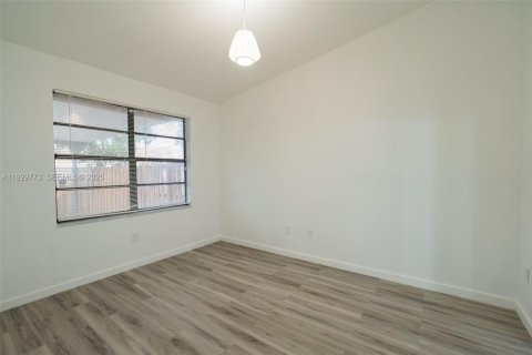 Купить таунхаус в Хайалиа, Флорида 2 спальни, 101.17м2, № 1988801 - фото 18