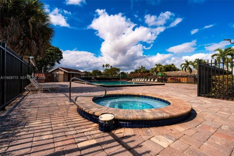 Купить таунхаус в Хайалиа, Флорида 2 спальни, 101.17м2, № 1988801 - фото 30