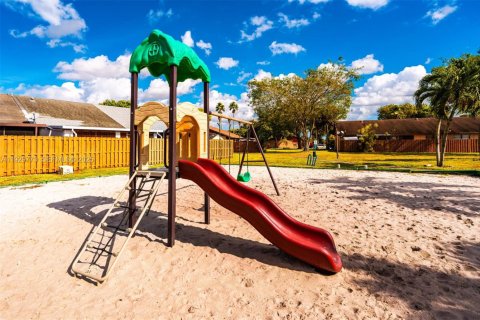 Купить таунхаус в Хайалиа, Флорида 2 спальни, 101.17м2, № 1988801 - фото 29