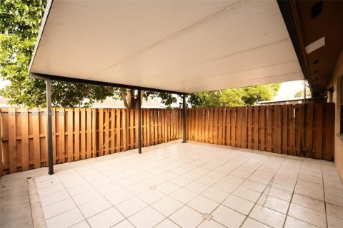 Купить таунхаус в Хайалиа, Флорида 2 спальни, 101.17м2, № 1988801 - фото 27