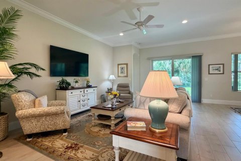 House in Vero Beach, Florida 3 bedrooms, 181.9 sq.m. № 2245776 - photo 7