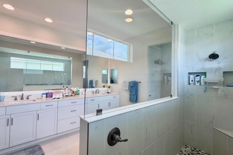 House in Vero Beach, Florida 3 bedrooms, 181.9 sq.m. № 2245776 - photo 24
