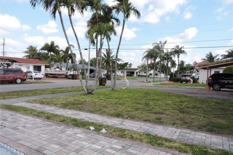 Villa ou maison à louer à Hialeah, Floride: 1 chambre, 37.16 m2 № 1958696 - photo 25