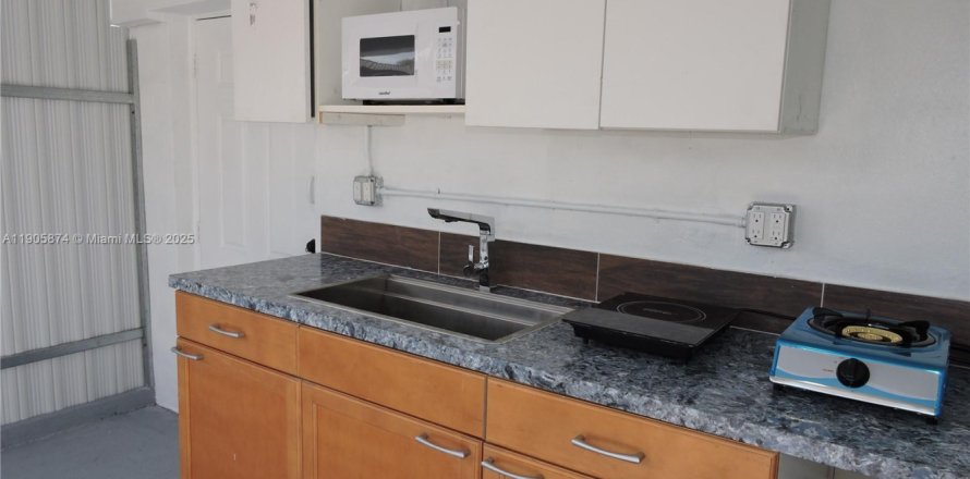 Villa ou maison à Hialeah, Floride 1 chambre, 37.16 m2 № 1958696