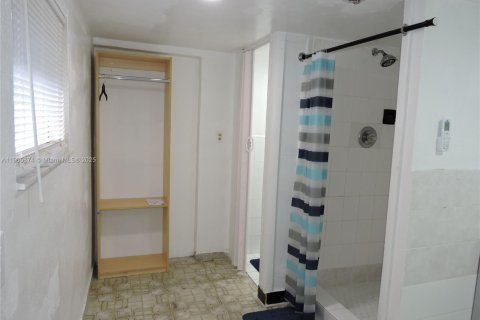Villa ou maison à louer à Hialeah, Floride: 1 chambre, 37.16 m2 № 1958696 - photo 8