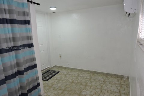 Villa ou maison à louer à Hialeah, Floride: 1 chambre, 37.16 m2 № 1958696 - photo 7