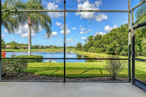Casa en venta en Lakewood Ranch, Florida, 2 dormitorios, 164.72 m2 № 2384364 - foto 2