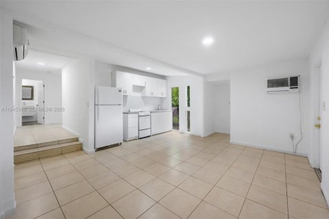 Immobilier commercial à Miami, Floride 110.55 m2 № 2004592