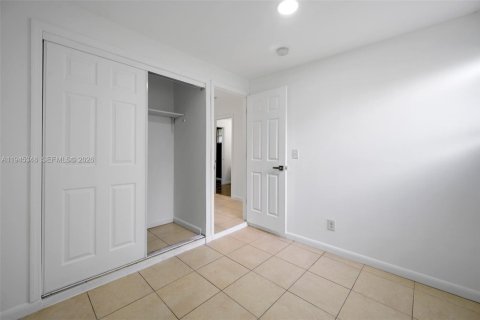 Immobilier commercial à vendre à Miami, Floride: 110.55 m2 № 2004592 - photo 13