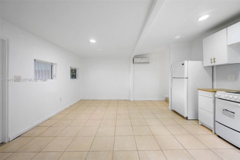 Immobilier commercial à vendre à Miami, Floride: 110.55 m2 № 2004592 - photo 10