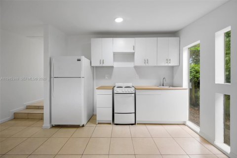 Immobilier commercial à vendre à Miami, Floride: 110.55 m2 № 2004592 - photo 11