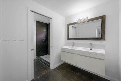 Immobilier commercial à vendre à Miami, Floride: 110.55 m2 № 2004592 - photo 12