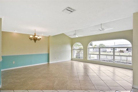 House in North Port, Florida 2 bedrooms, 119.47 sq.m. № 1569456 - photo 7