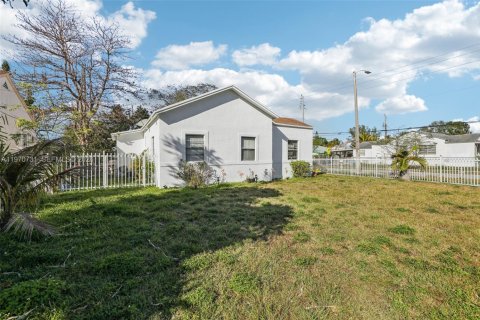 Купить виллу или дом в Майами, Флорида 4 спальни, 108.6м2, № 2031102 - фото 26