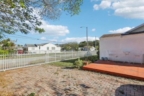 Купить виллу или дом в Майами, Флорида 4 спальни, 108.6м2, № 2031102 - фото 28