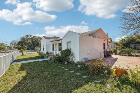 Купить виллу или дом в Майами, Флорида 4 спальни, 108.6м2, № 2031102 - фото 3