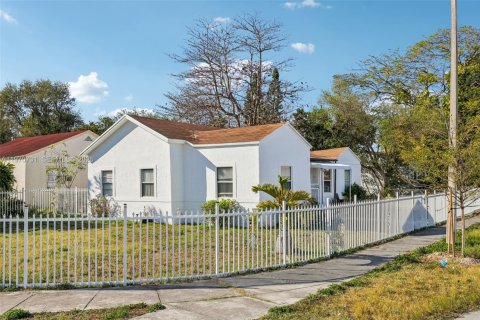 Купить виллу или дом в Майами, Флорида 4 спальни, 108.6м2, № 2031102 - фото 23