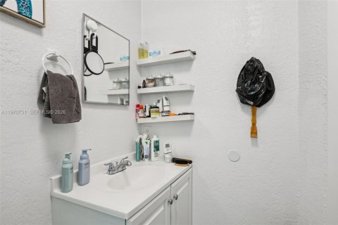 Купить виллу или дом в Майами, Флорида 4 спальни, 108.6м2, № 2031102 - фото 22