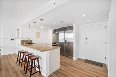 Купить кондоминиум в Норт-Бей-Виллидж, Флорида 2 спальни, 95.69м2, № 1971655 - фото 4