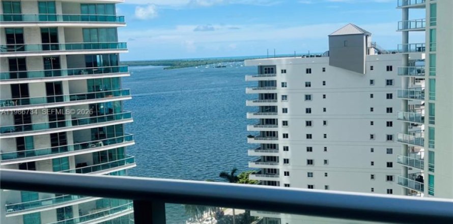 Студия в кондо в Майами, Флорида № 2048885