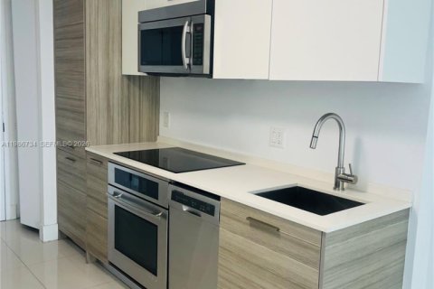 Купить кондоминиум в Майами, Флорида 34.84м2, № 2048885 - фото 5