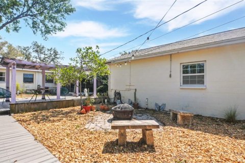 House in Gulfport, Florida 3 bedrooms, 106.47 sq.m. № 1669940 - photo 23
