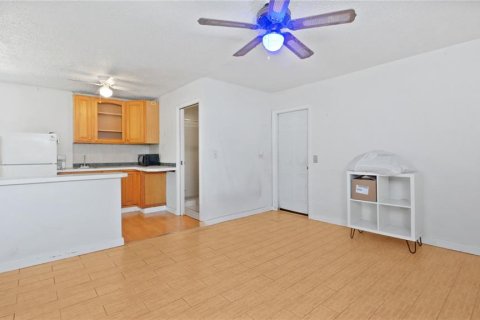 House in Gulfport, Florida 3 bedrooms, 106.47 sq.m. № 1669940 - photo 18