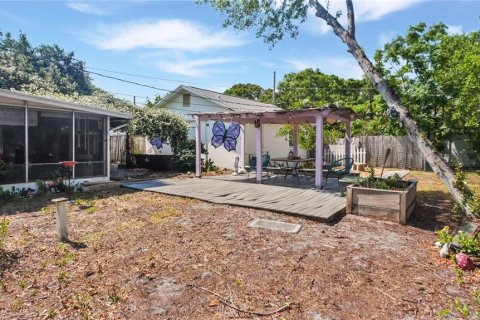 House in Gulfport, Florida 3 bedrooms, 106.47 sq.m. № 1669940 - photo 24