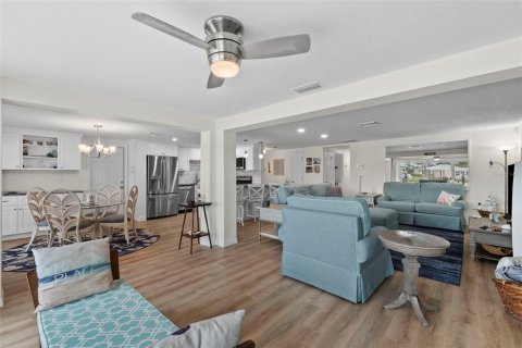 Villa ou maison à vendre à New Port Richey, Floride: 3 chambres, 139.35 m2 № 1796128 - photo 11