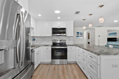 Villa ou maison à vendre à New Port Richey, Floride: 3 chambres, 139.35 m2 № 1796128 - photo 15