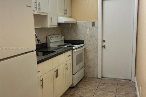 Casa en alquiler en Lauderhill, Florida, 1 dormitorio, 55.74 m2 № 1951834 - foto 6