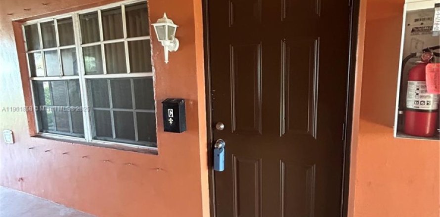 Casa en Lauderhill, Florida 1 dormitorio, 55.74 m2 № 1951834