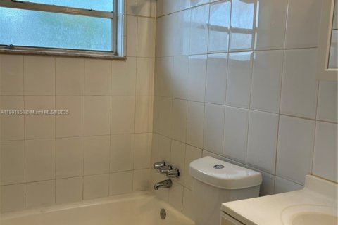 Casa en alquiler en Lauderhill, Florida, 1 dormitorio, 55.74 m2 № 1951834 - foto 12