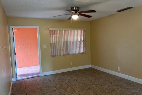 Casa en alquiler en Lauderhill, Florida, 1 dormitorio, 55.74 m2 № 1951834 - foto 5