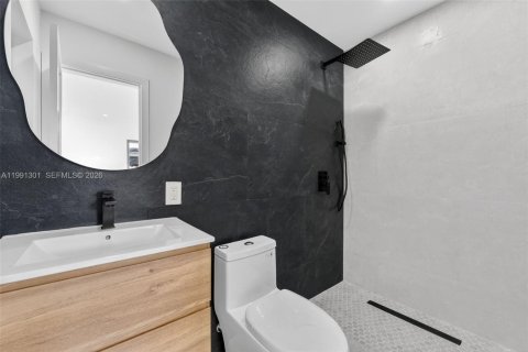 House in Miami, Florida 4 bedrooms, 145.21 sq.m. № 2055908 - photo 18