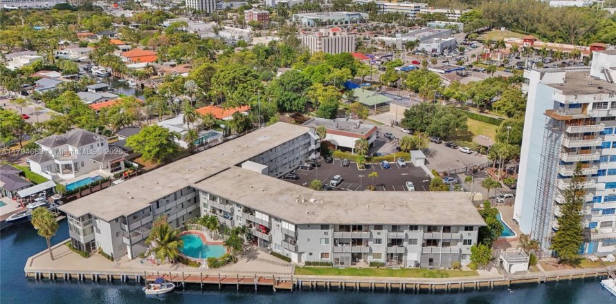 Condo in North Miami, Florida, 1 bedroom  № 1960007