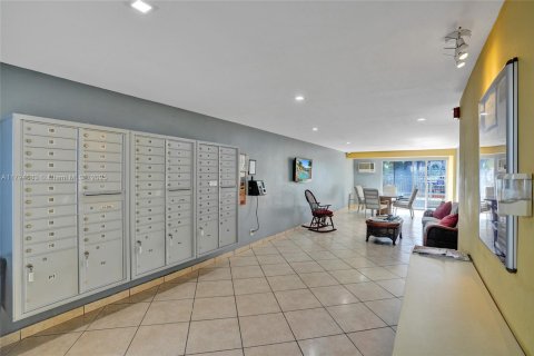 Condo in North Miami, Florida, 1 bedroom  № 1960007 - photo 28