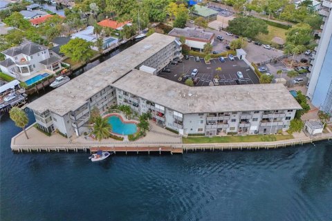 Condo in North Miami, Florida, 1 bedroom  № 1960007 - photo 3