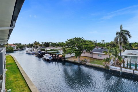 Condo in North Miami, Florida, 1 bedroom  № 1960007 - photo 8