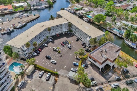 Condo in North Miami, Florida, 1 bedroom  № 1960007 - photo 4