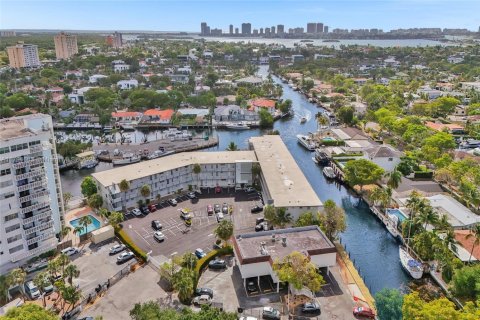 Condo in North Miami, Florida, 1 bedroom  № 1960007 - photo 2