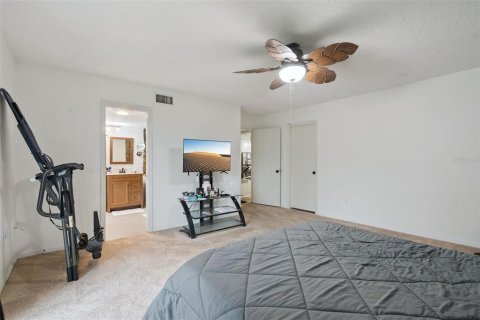 House in Leesburg, Florida 3 bedrooms, 231.88 sq.m. № 2204698 - photo 14