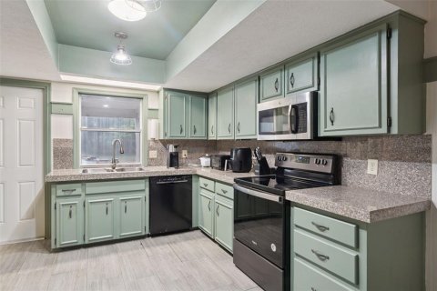 House in Leesburg, Florida 3 bedrooms, 231.88 sq.m. № 2204698 - photo 12