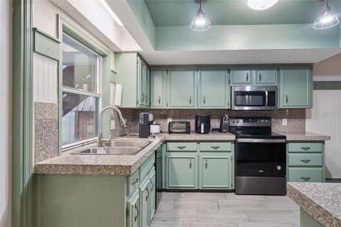 House in Leesburg, Florida 3 bedrooms, 231.88 sq.m. № 2204698 - photo 10