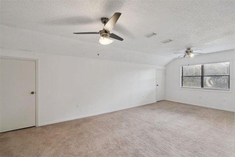 House in Leesburg, Florida 3 bedrooms, 231.88 sq.m. № 2204698 - photo 24