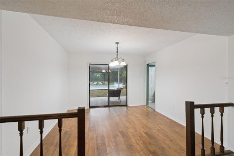 House in Leesburg, Florida 3 bedrooms, 231.88 sq.m. № 2204698 - photo 9