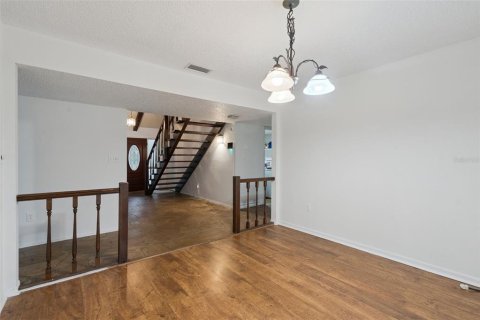 House in Leesburg, Florida 3 bedrooms, 231.88 sq.m. № 2204698 - photo 4