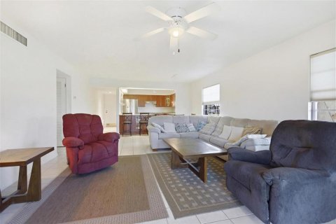 Condominio en venta en Astor, Florida, 2 dormitorios, 109.44 m2 № 2145025 - foto 19