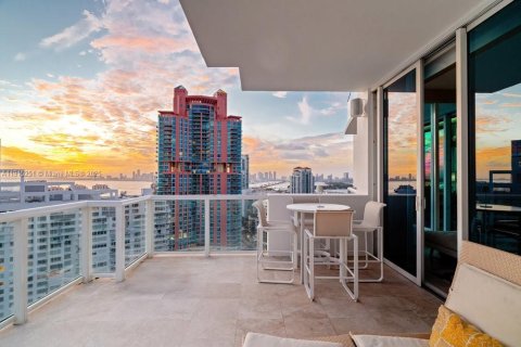 Condominio en venta en Miami Beach, Florida, 3 dormitorios, 214.23 m2 № 1971545 - foto 18